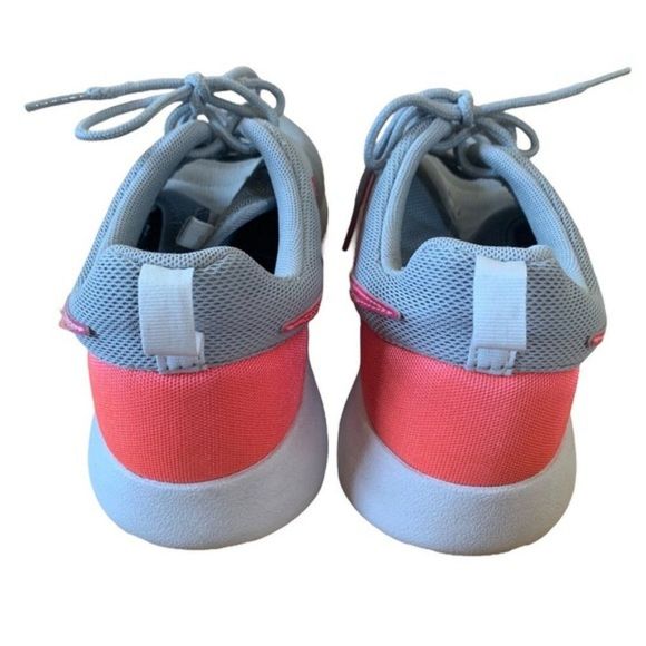 Gray Nike Roshe Shoes Size 7Y - Picture 3 of 9
